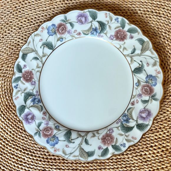 NORITAKE La Prada  8" Salad Plate Bone China Floral Discontinued - Picture 1 of 10